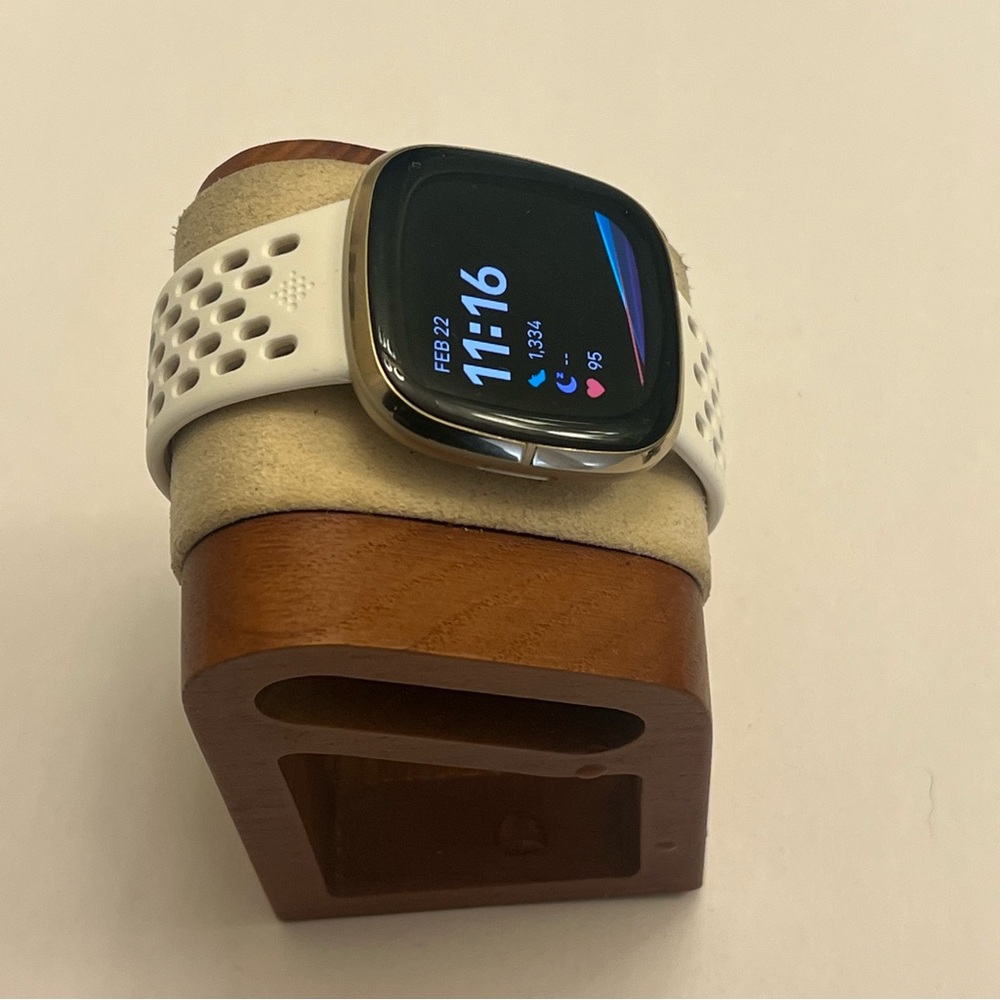 Fitbit Sense Advanced, Gold Case, White Band, Tested, Charger Included - Picture 4 of 7